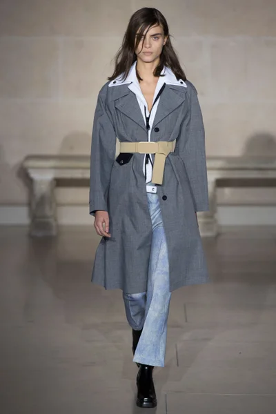 Look 19
